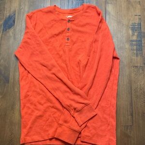 Men’s size large waffle shirt